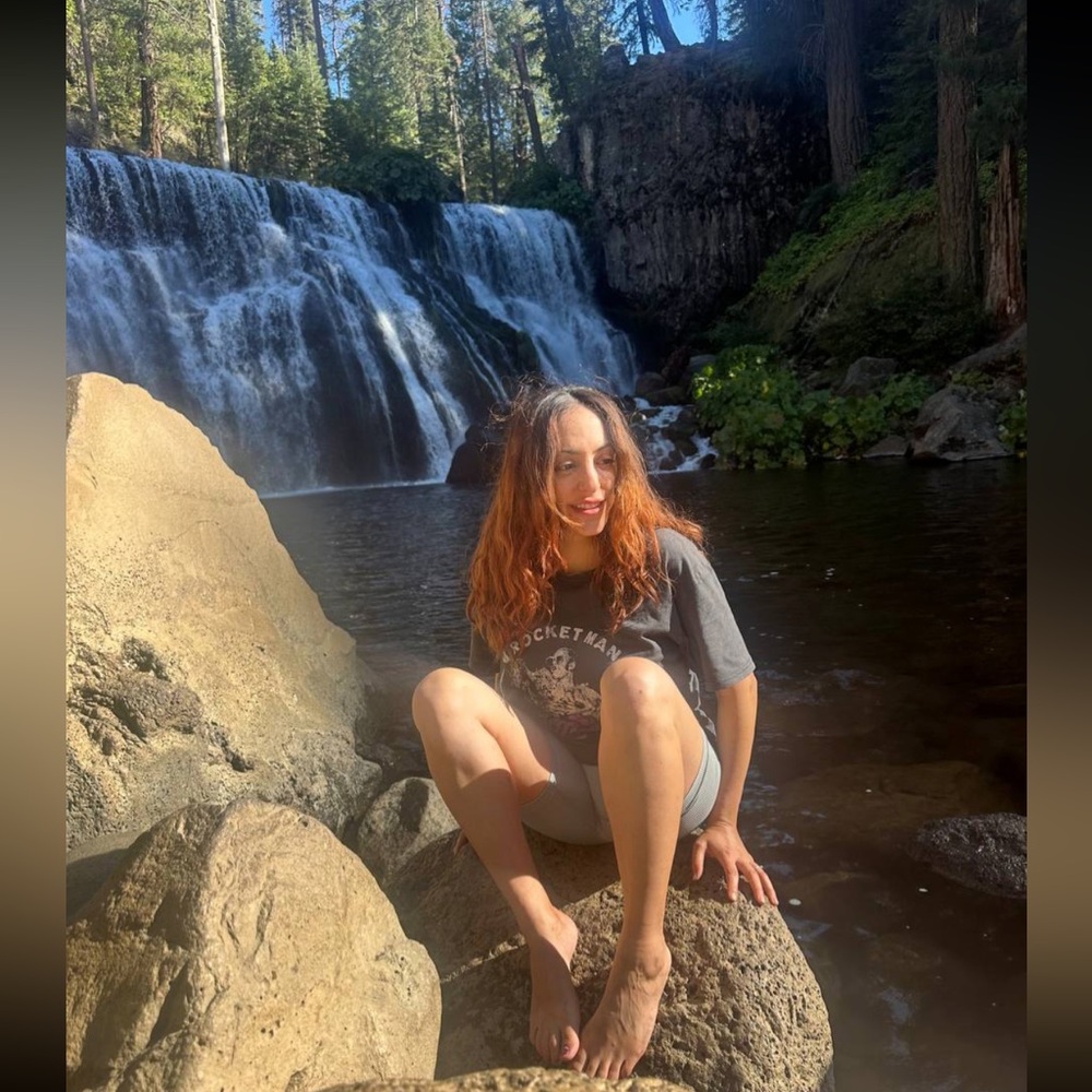 Meet your Posher, Dina